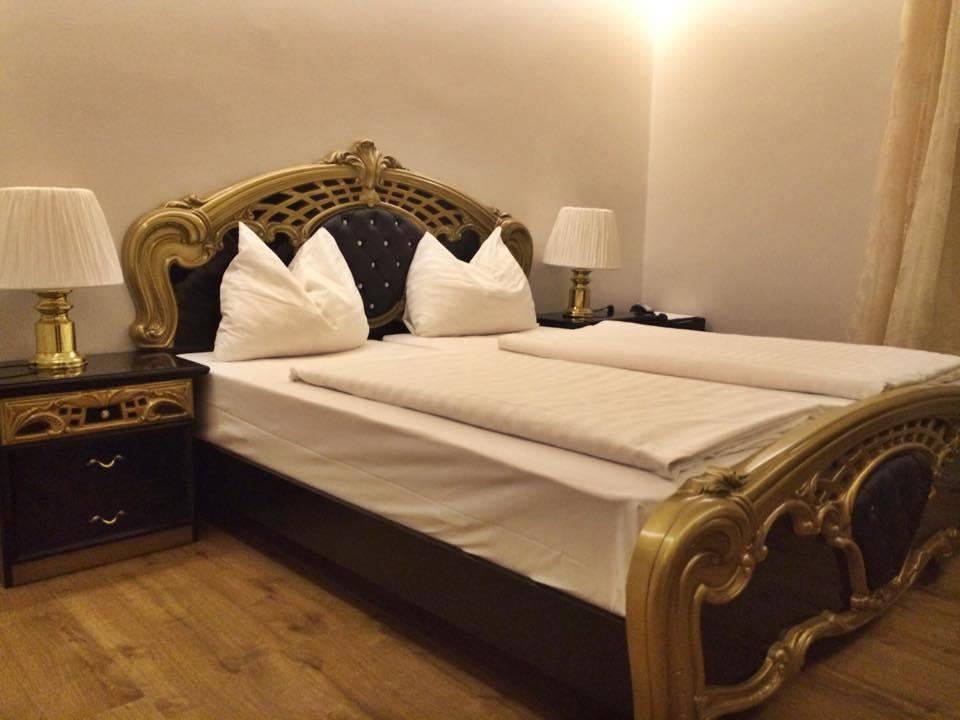 Stadthotel Restaurant Auerhahn Vöcklabruck Pokoj fotografie