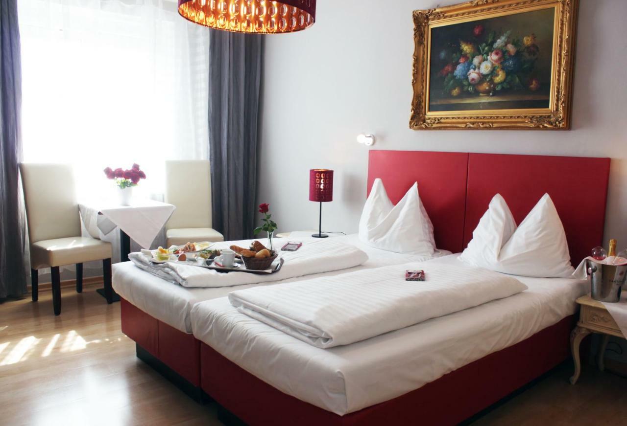 Stadthotel Restaurant Auerhahn Vöcklabruck Exteriér fotografie